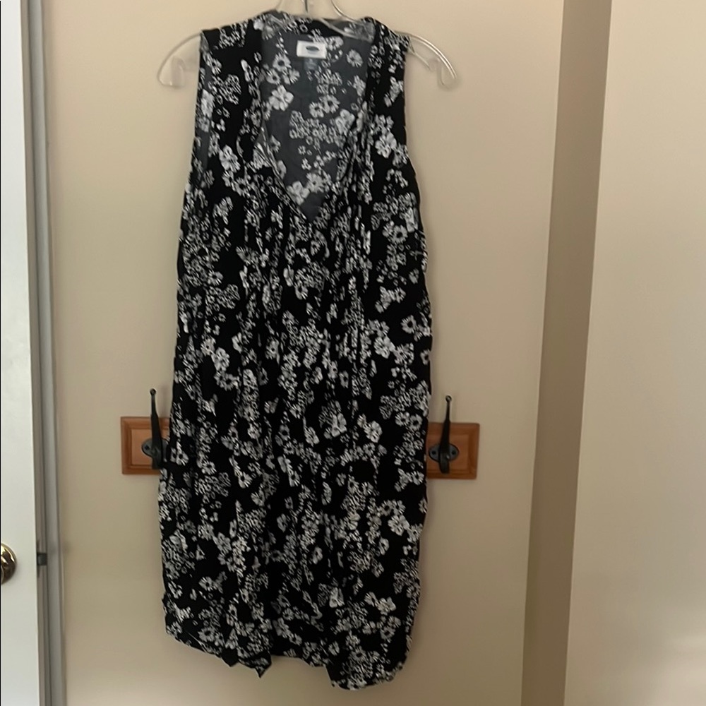 Old Navy Plus 2x Black and White Scoop Neck Sundress - Like New Condition